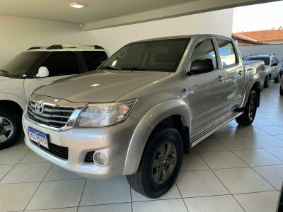 Imagem do veículo  TOYOTA HILUX CD 4X4 STD